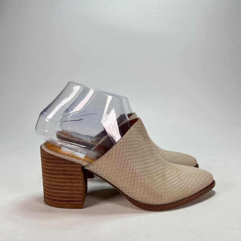 DV Dolce Vita Tendle Beige Snake Print Block Heel Mules Women's Size 7.5